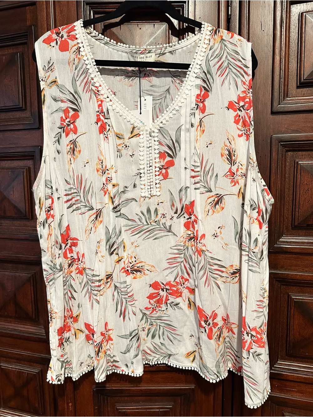 3X Skies Are Blue Cream Tank Blouse Sleeveless with Coral Red Floral Print